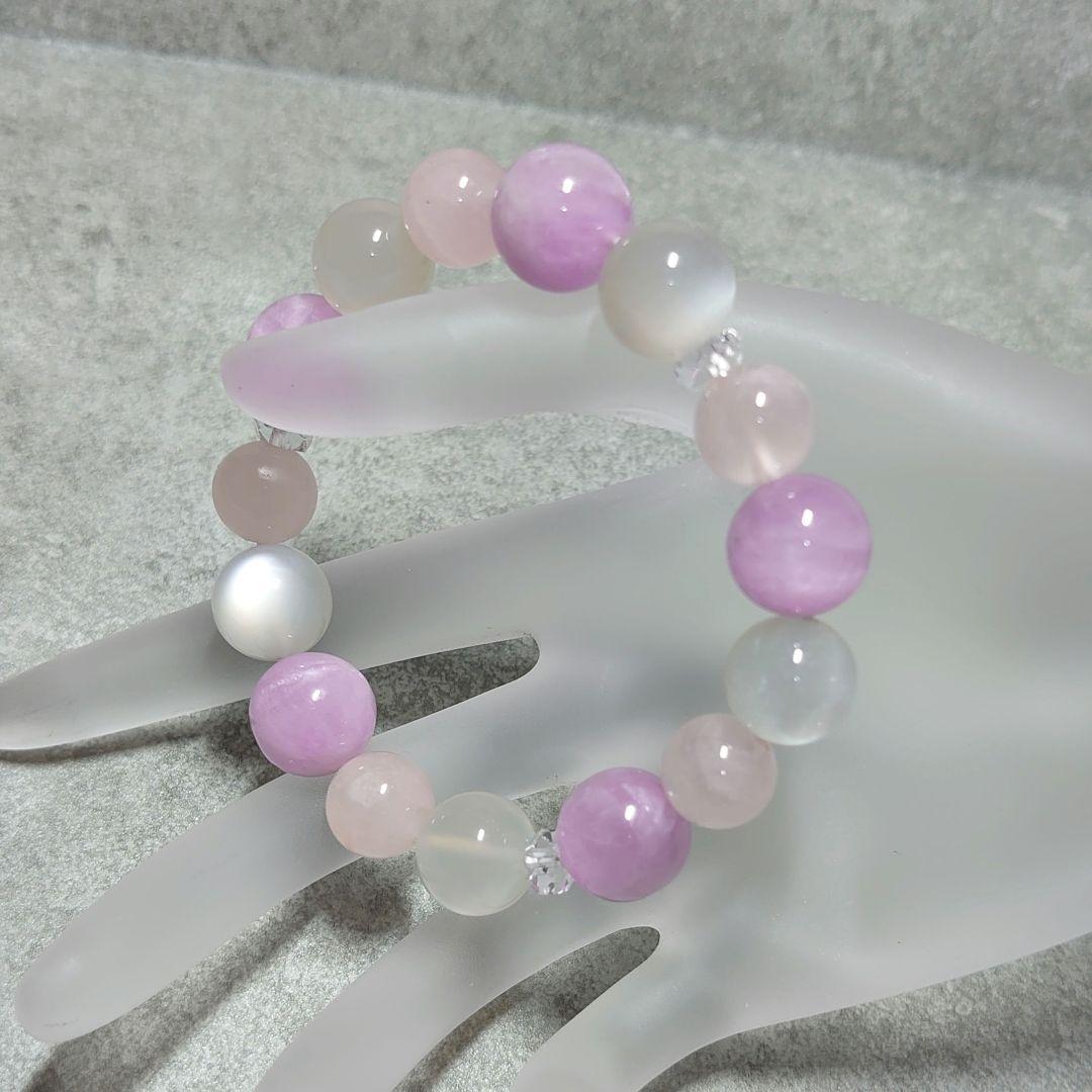 艶やかなパステルカラーが魅力的！オトナピンクカラーの天然石ブレス　素敵な逸品