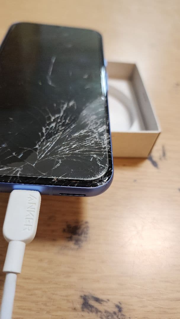 スマートフォン本体 Pixel8a 画面割れ