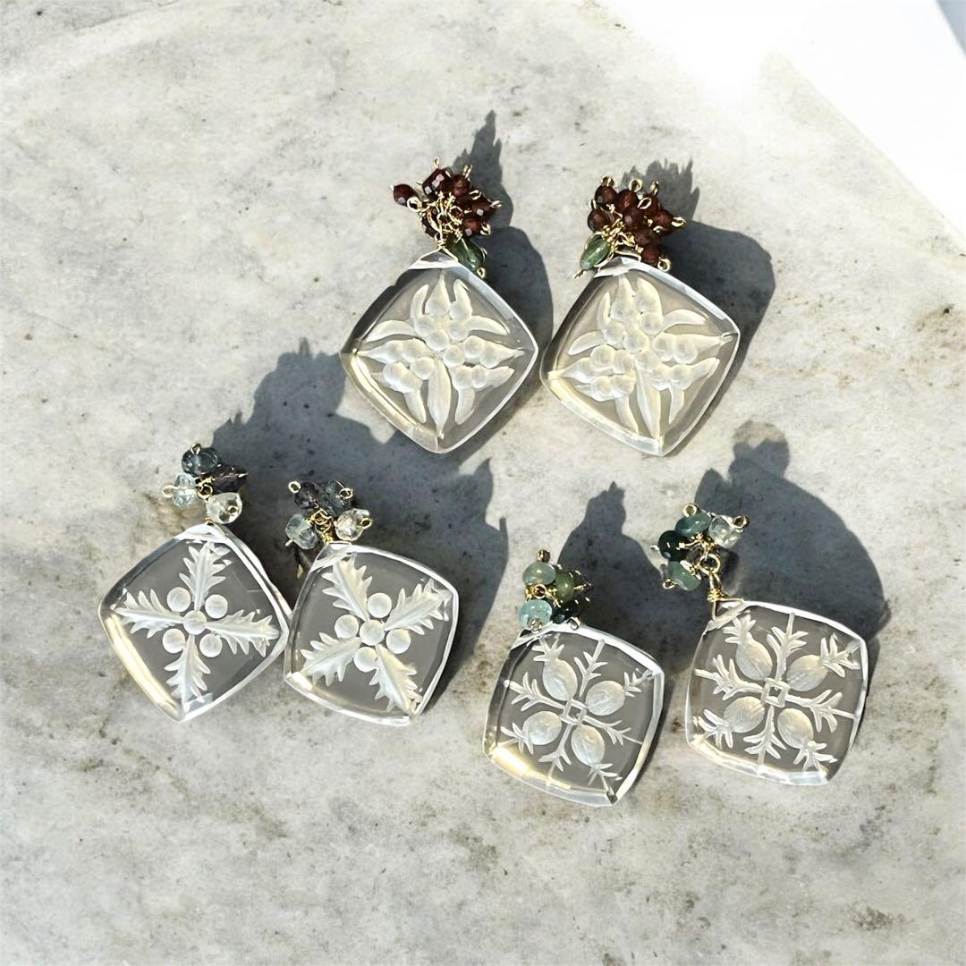 SALE② 最高品質のバックカービング水晶ハワイアンキルトピアス