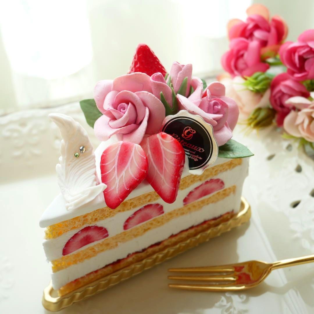 【ルブの森★様】フェイクスイーツ◆薔薇飾♡豪華な苺のショートケーキ◆リアルサイズ
