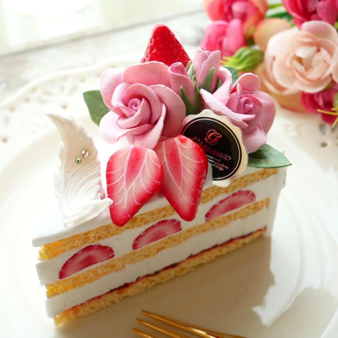 【ルブの森★様】フェイクスイーツ◆薔薇飾♡豪華な苺のショートケーキ◆リアルサイズ