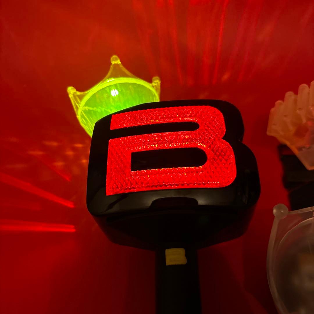 まとめ売り BIGBANG ペンライト 王冠型パーツ付き　リングライト
