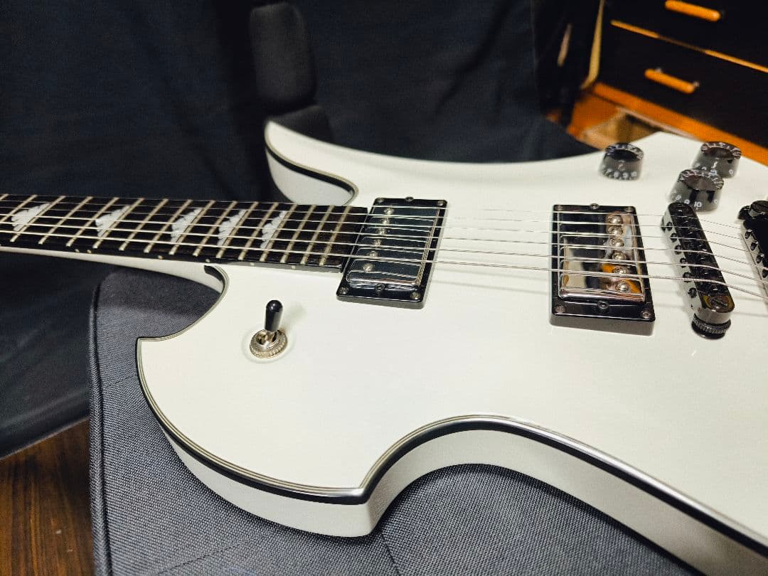B.C.Rich モッキンバード スペシャル エレキギター