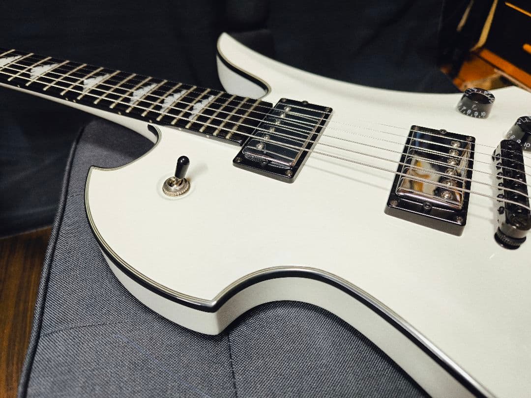 B.C.Rich モッキンバード スペシャル エレキギター