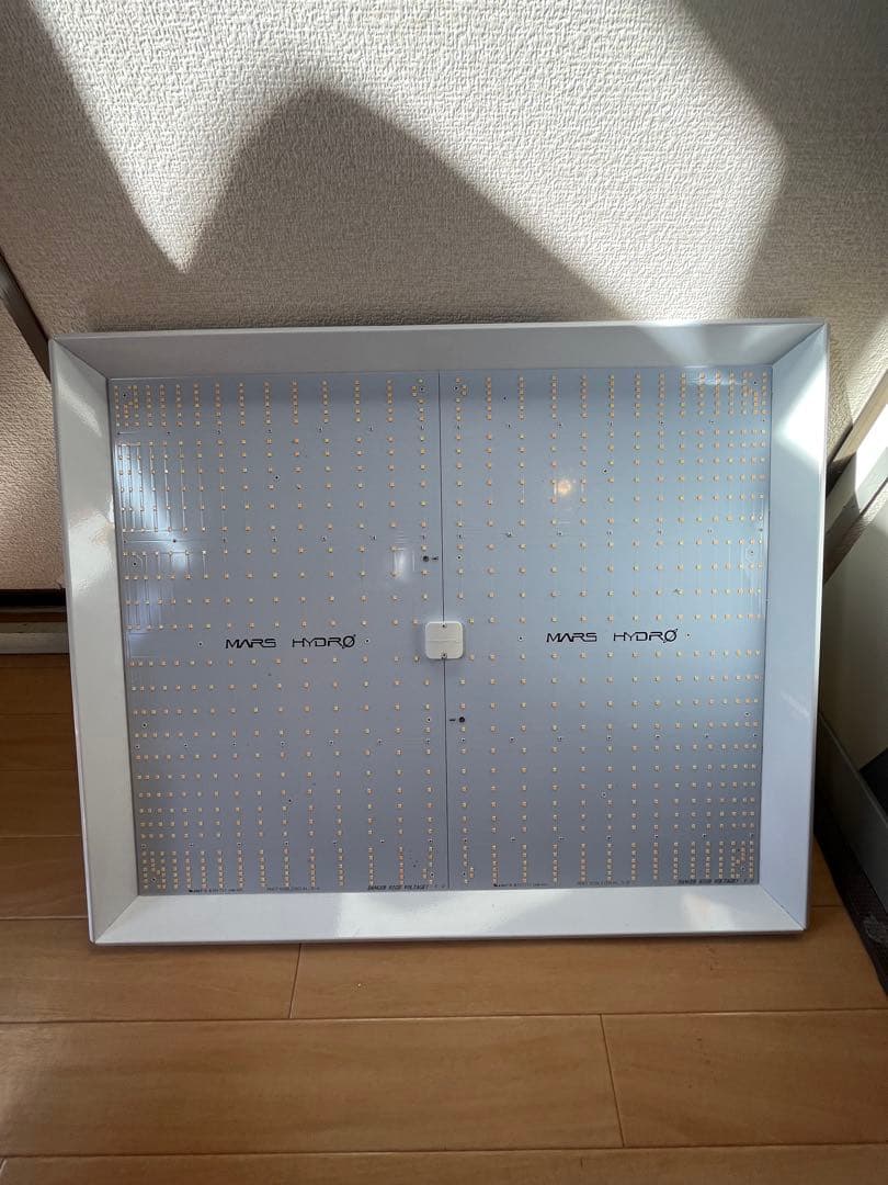 LED植物育成ライト 60cm x 60cm
