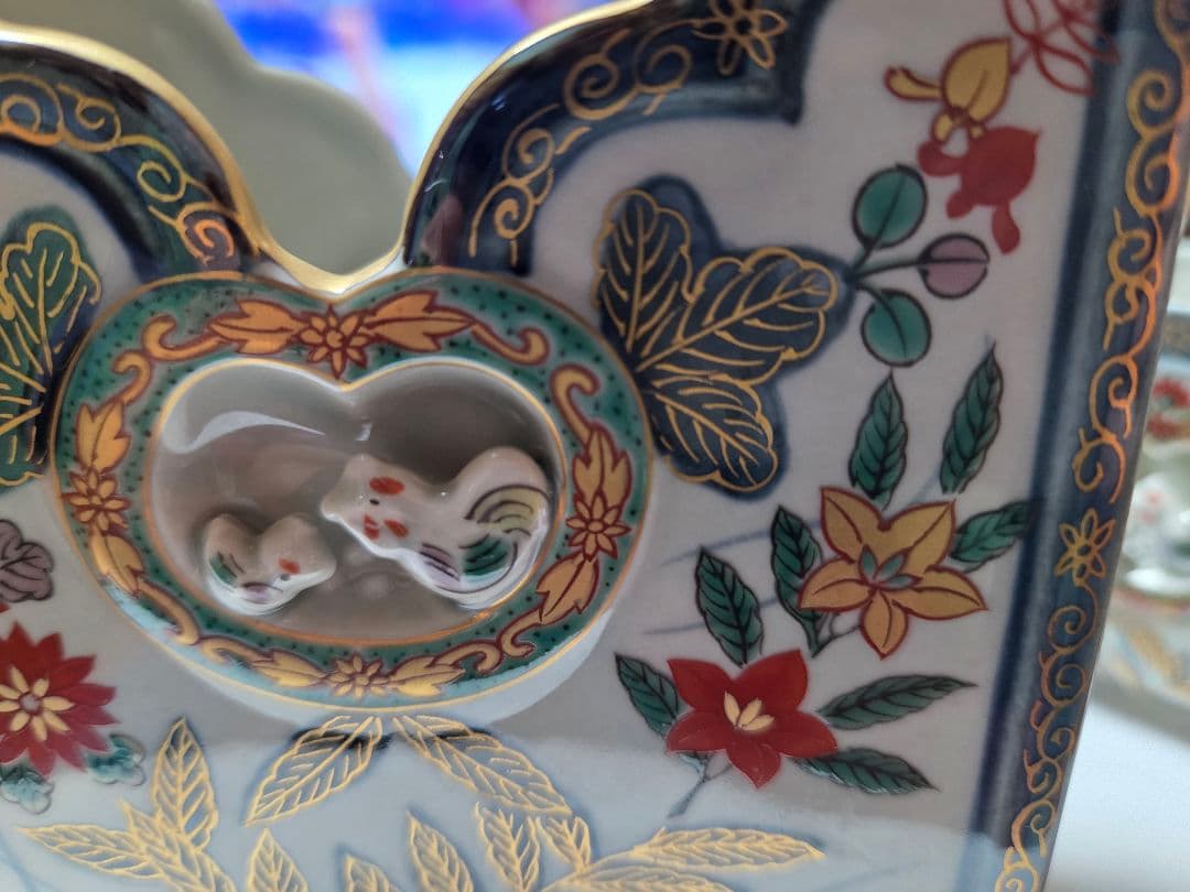 波佐見焼 林九郎窯 色絵金彩鶏彫 ナプキンスタンド&楊枝入 2点