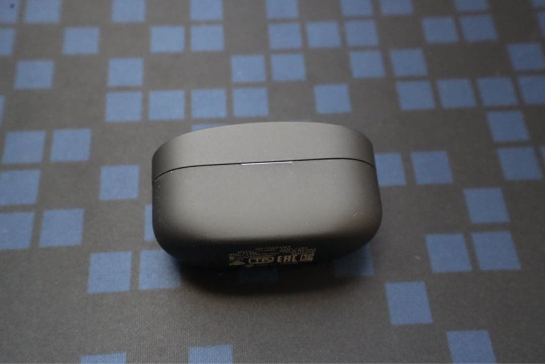 【美品】SONY WF-1000XM4 ワイヤレスイヤホン ブラック ケース付き