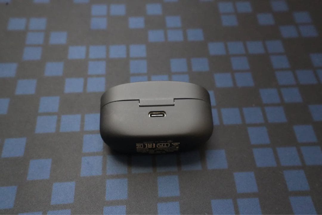 【美品】SONY WF-1000XM4 ワイヤレスイヤホン ブラック ケース付き