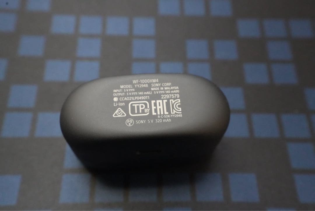 【美品】SONY WF-1000XM4 ワイヤレスイヤホン ブラック ケース付き