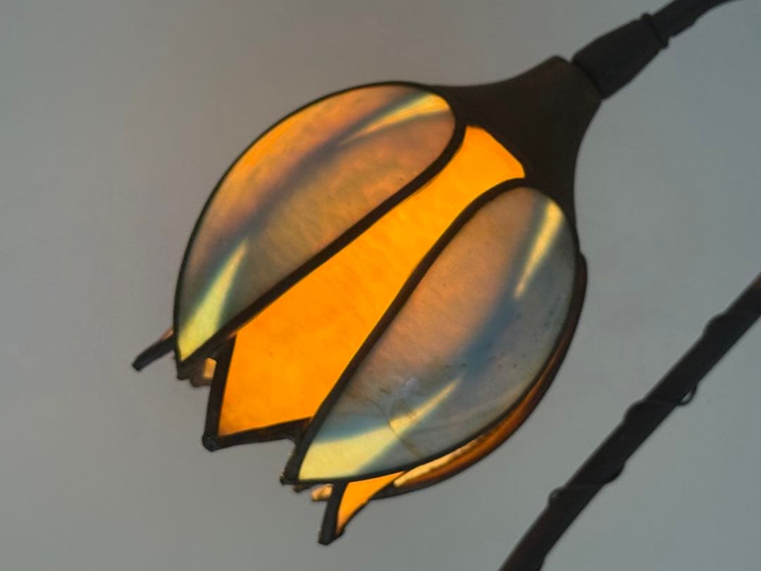 ステンドガラス　ルームスタンド　花蕾　インテリア　送料込み251022