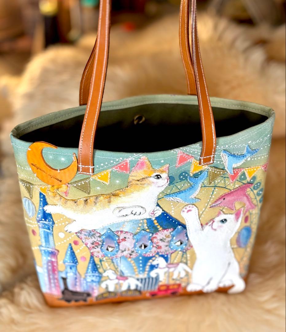 (手づくり)\"ハッピーライクなシロと茶トラ\"ねこと遊園地のトートバッグ刺繍