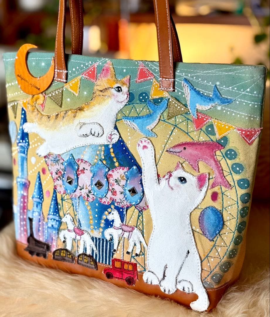 (手づくり)\"ハッピーライクなシロと茶トラ\"ねこと遊園地のトートバッグ刺繍