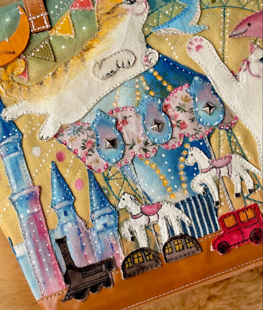 (手づくり)\"ハッピーライクなシロと茶トラ\"ねこと遊園地のトートバッグ刺繍