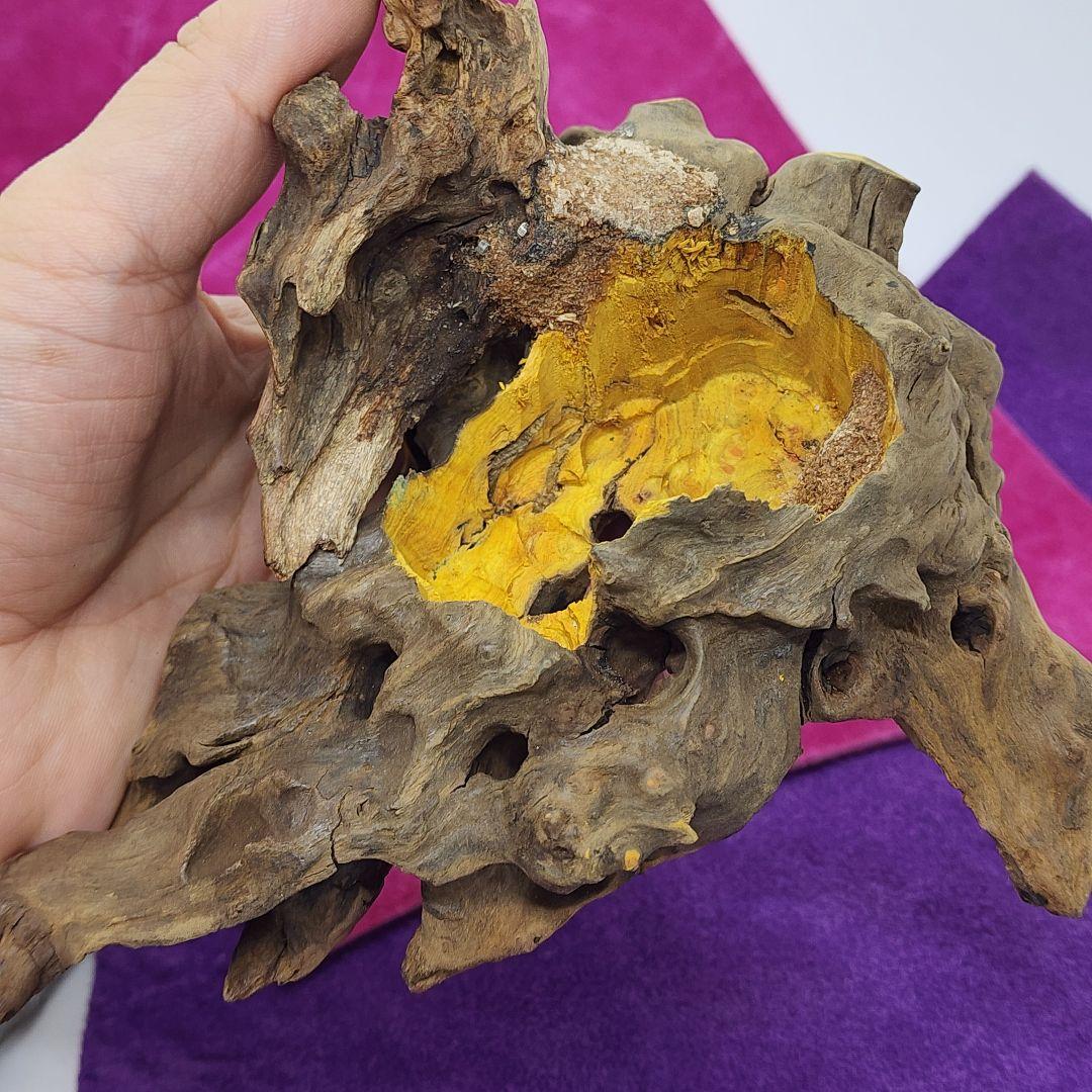 希少カコクセナイト入りアメジストクラスター 天然石置物 木製専用スタンド付き