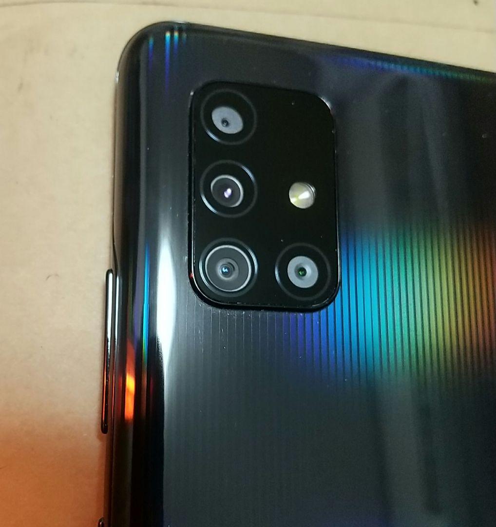 Galaxy A51 SCG07 ブラック