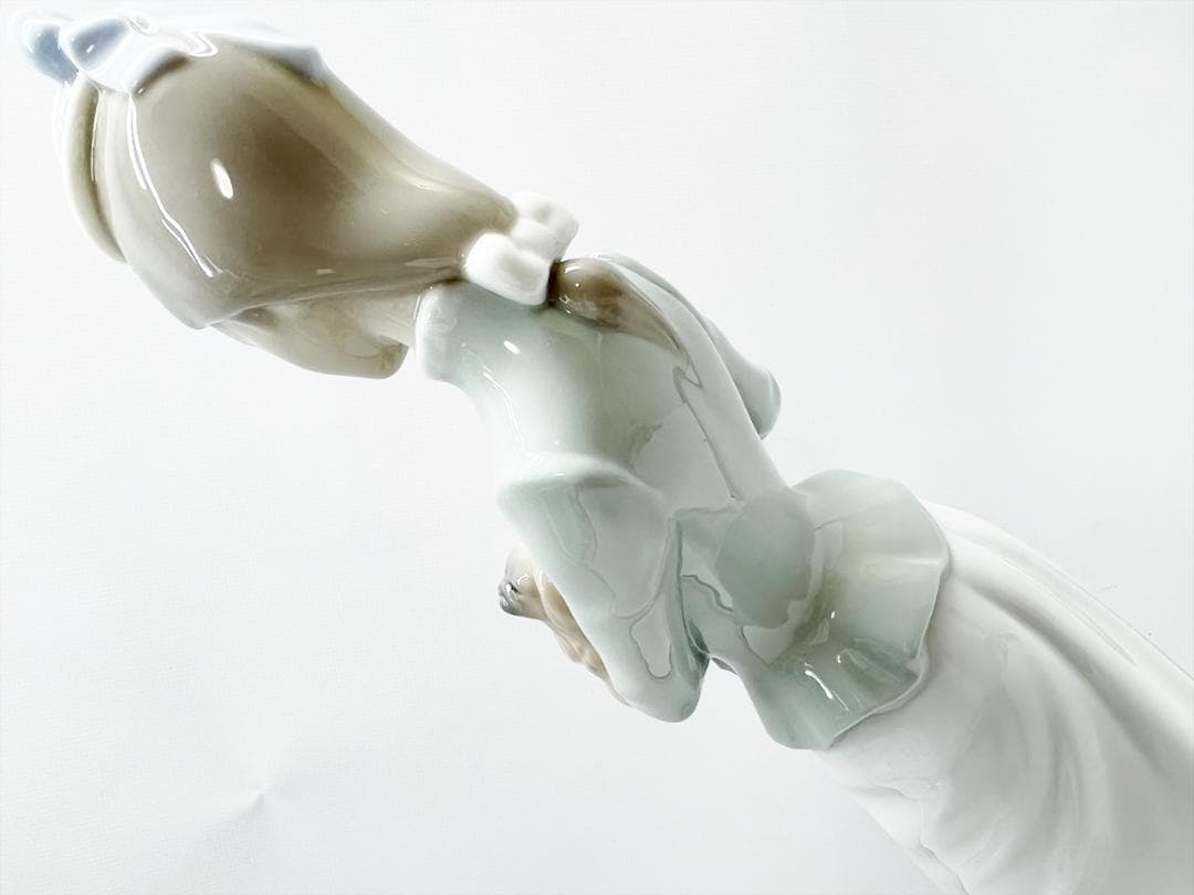 使用感なし　美品　リヤドロ　4893　仔犬を抱く貴婦人　置物　フィギュリン　犬