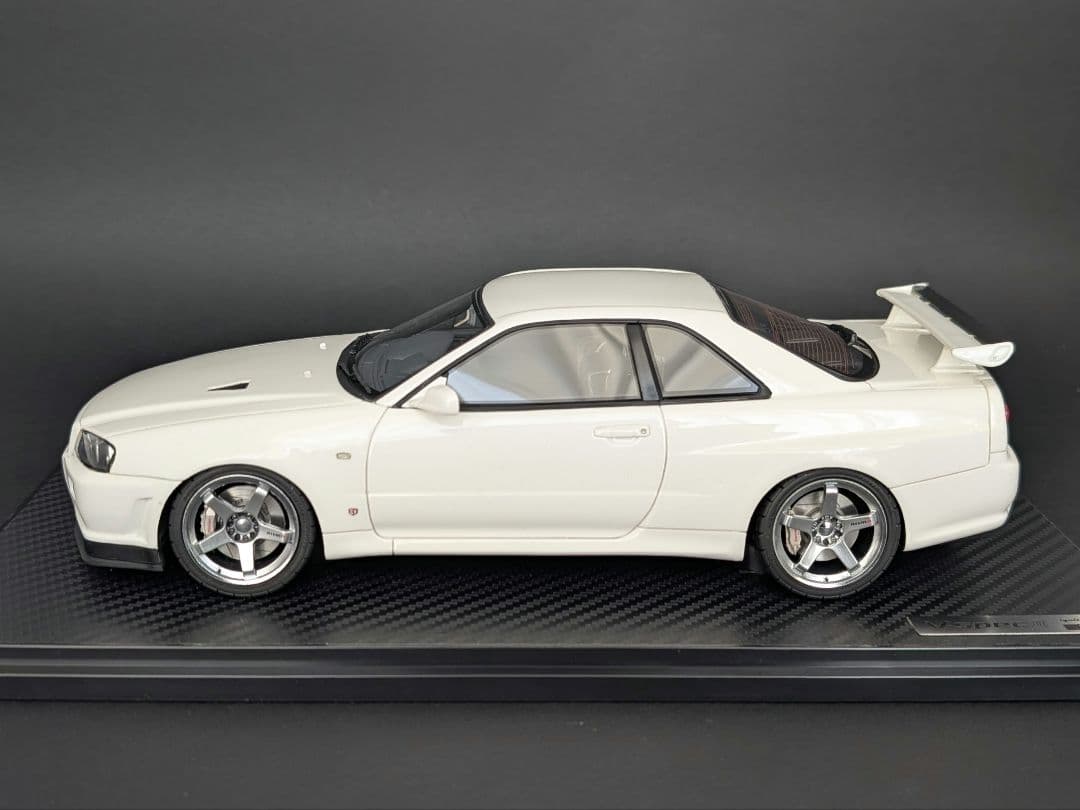 イグニッションモデル 1/18 GT-R BNR34 V-specⅡ ホワイト