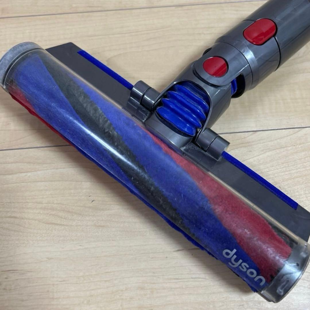 ダイソンV8 slim fluffy コードレスサイクロン 掃除機　ジャンク扱い