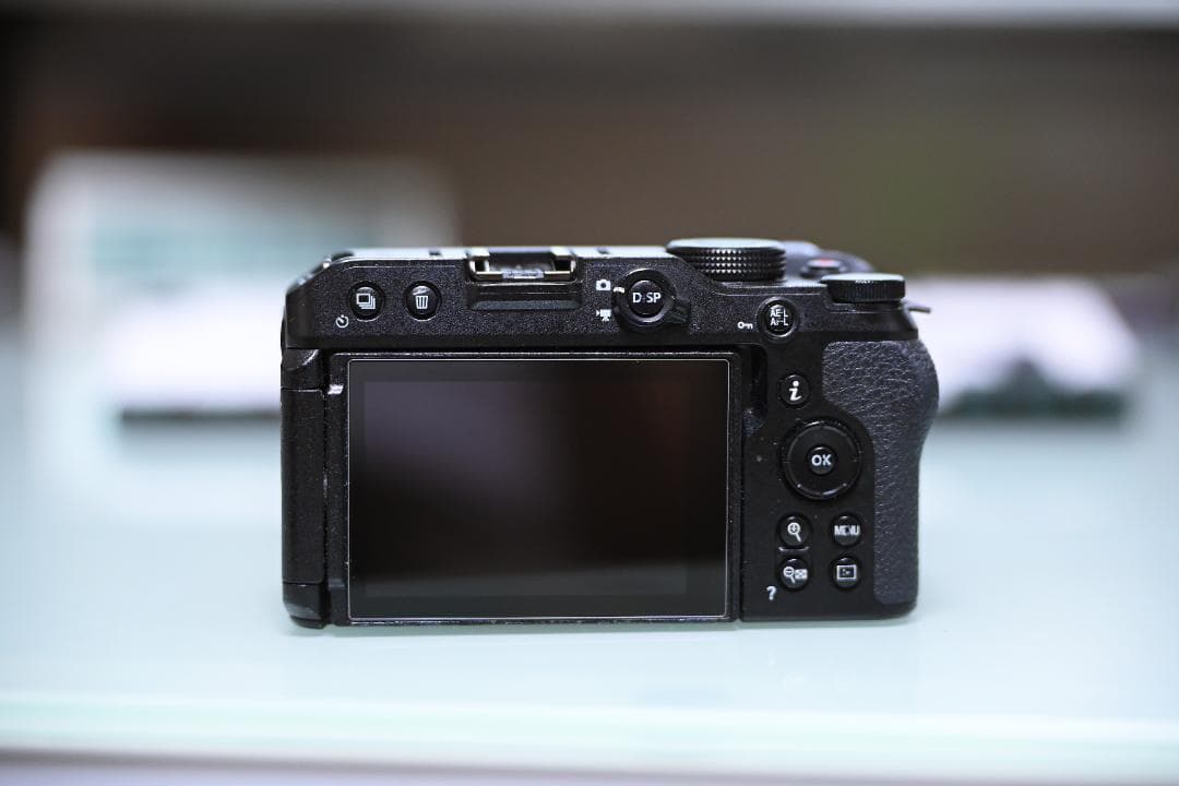Nikon Z30 ミラーレスカメラ