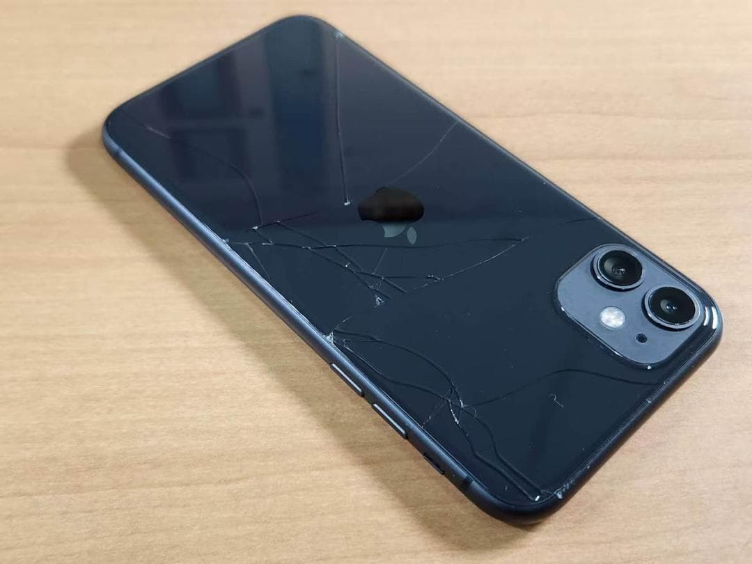 031900L iPhone 11 A2221 64GB ジャンク