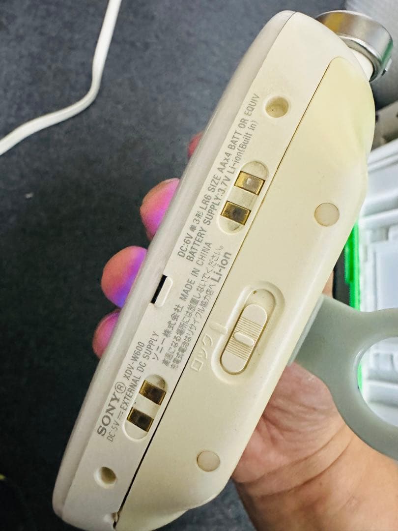 ソニー BRAVIA 防水ポータブルワンセグテレビ XDV-W600