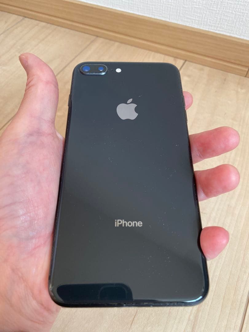 iPhone8 plus 64GB バッテリー84%
