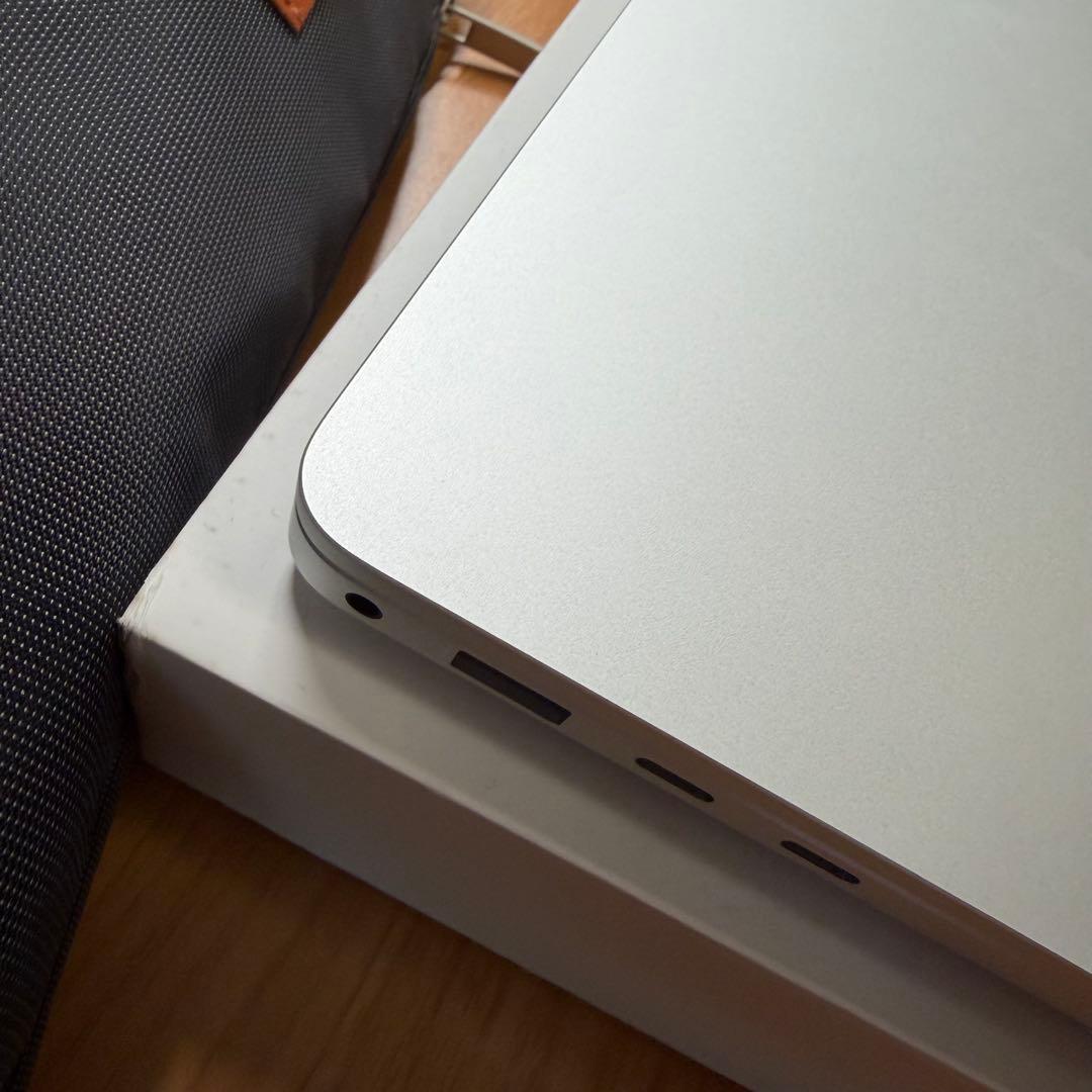 未使用級✨第7世代surface13.8 Snapdragon16GB 1TB