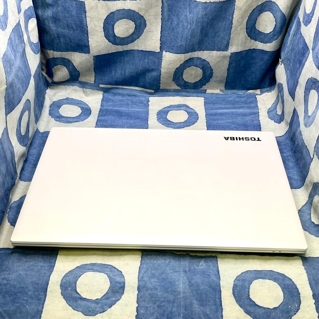 快速SSD256G☆人気白ノートパソコン♡ブルーレイ&カメラ！Windows11