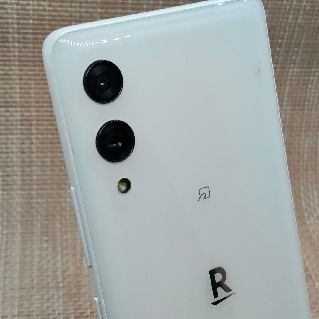 ⑨Rakuten Hand 5G P780 ホワイト　128GB SIMフリー