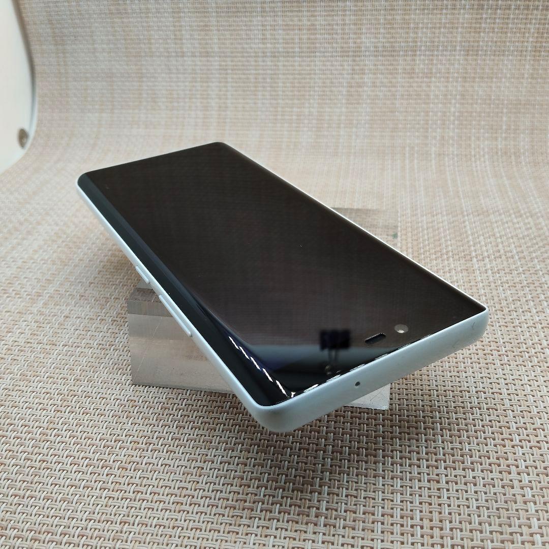 ⑨Rakuten Hand 5G P780 ホワイト　128GB SIMフリー