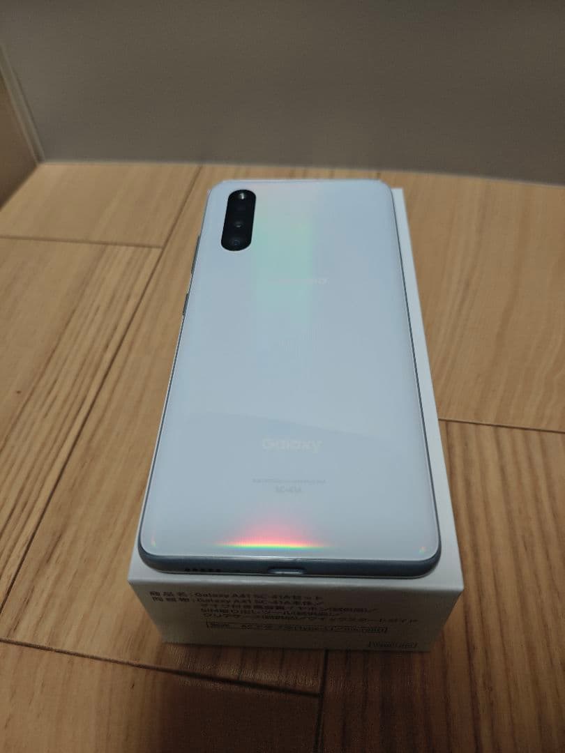 docomo Galaxy A41 ホワイト