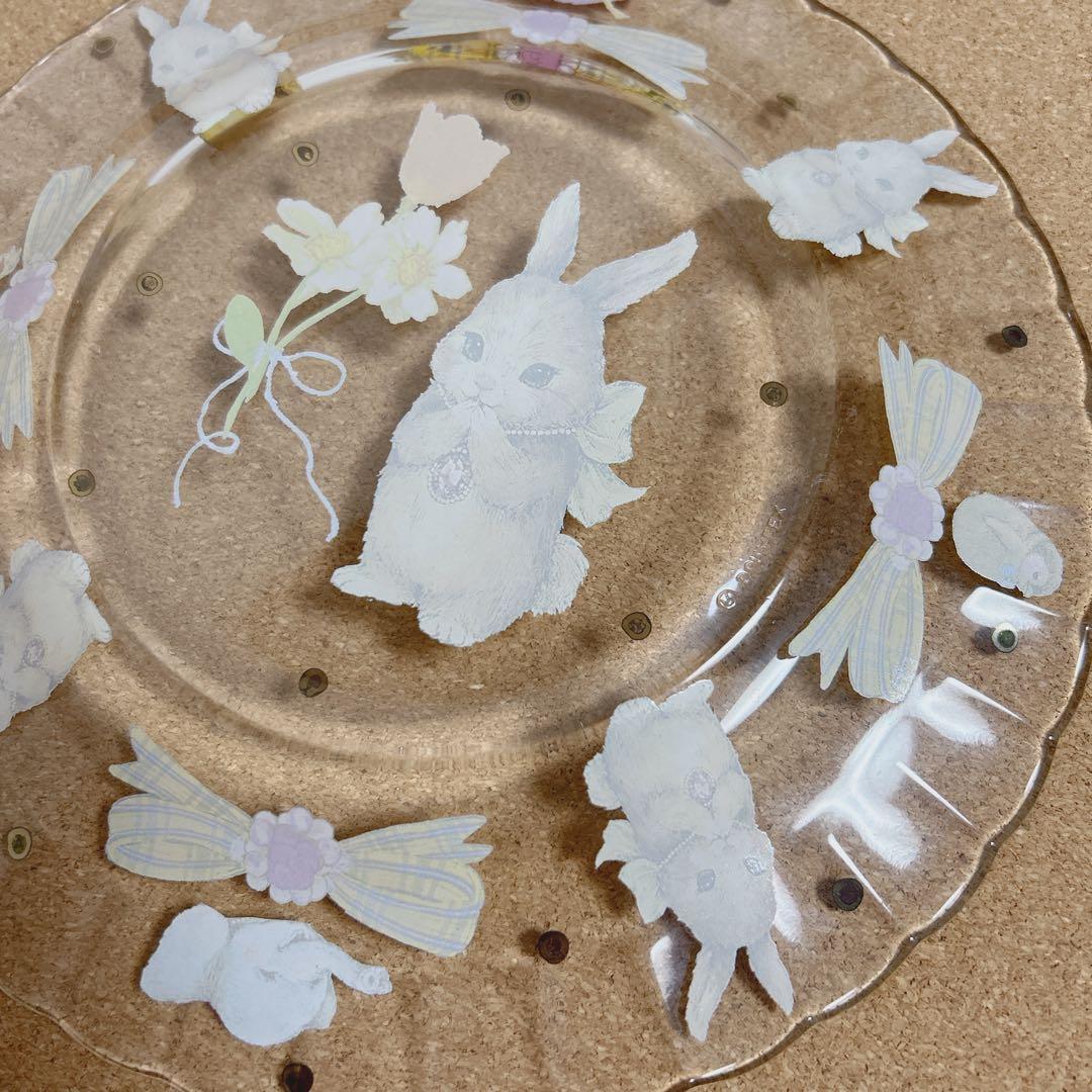 yukiemon ユキエモン　コラージュアートプレート　おいのりうさちゃん