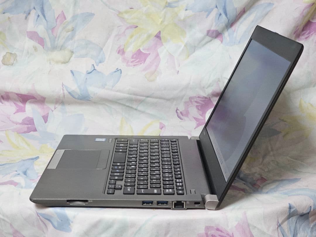 TOSHIBA dynabook i5ノートパソコン本体 SSD搭載OFFICE