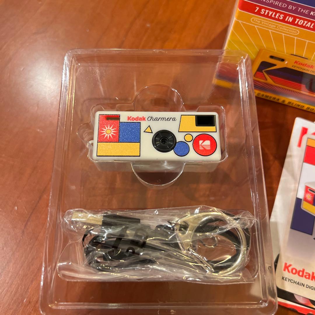 未使用 ホワイト キーホルダー型 デジタルカメラ Kodak Charmera