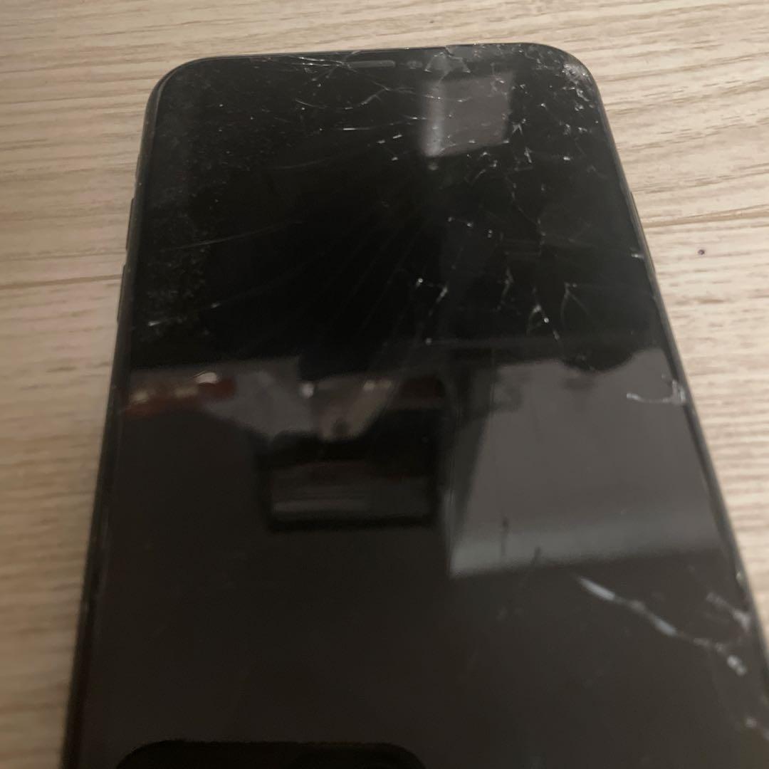 iPhone 12 ブラック 画面にひびあり