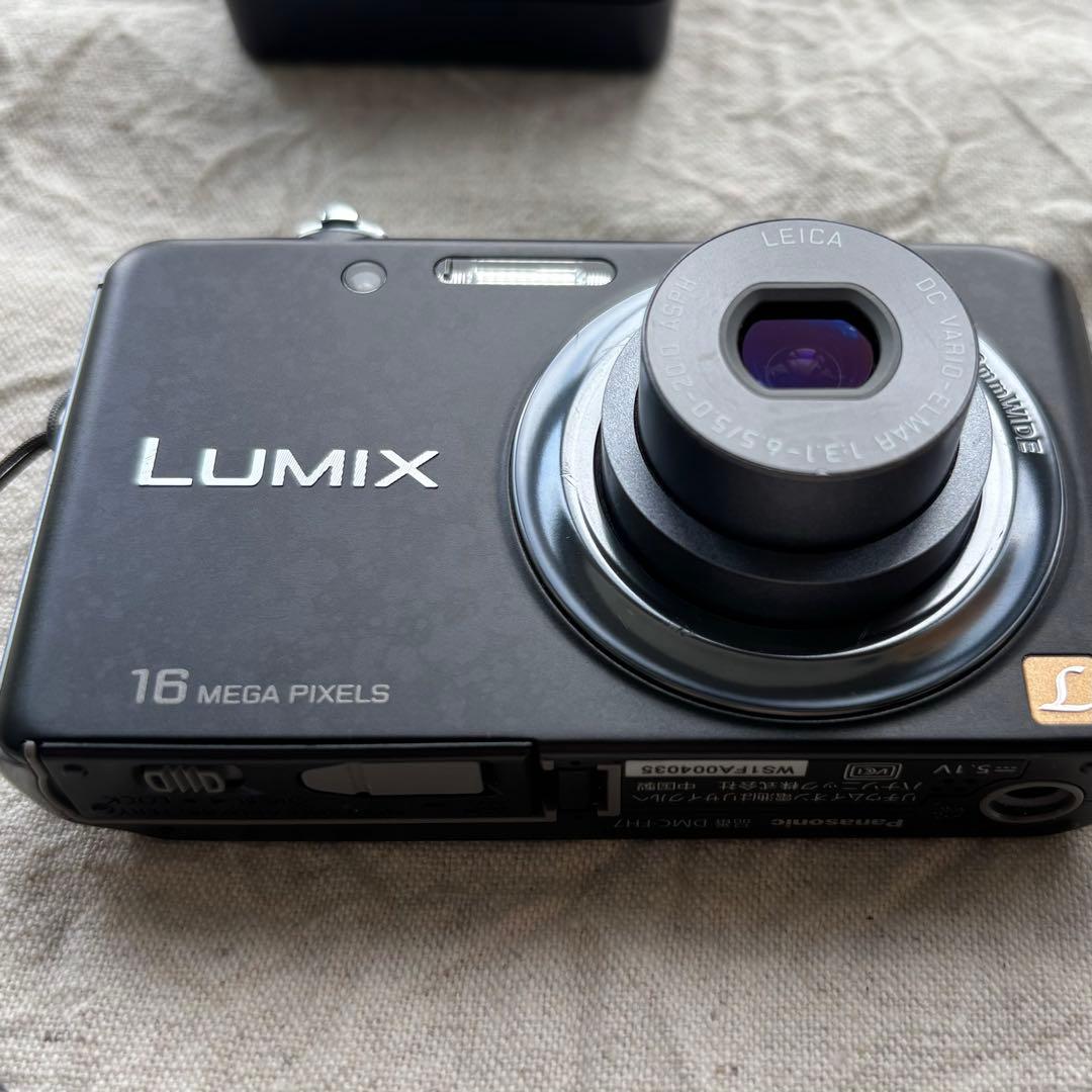 中古　Panasonic LUMIX DMC-FH7