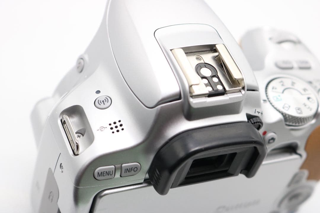 超美品 【Canon EOS Kiss X9 ダブルレンズセット】Wi-Fi搭載
