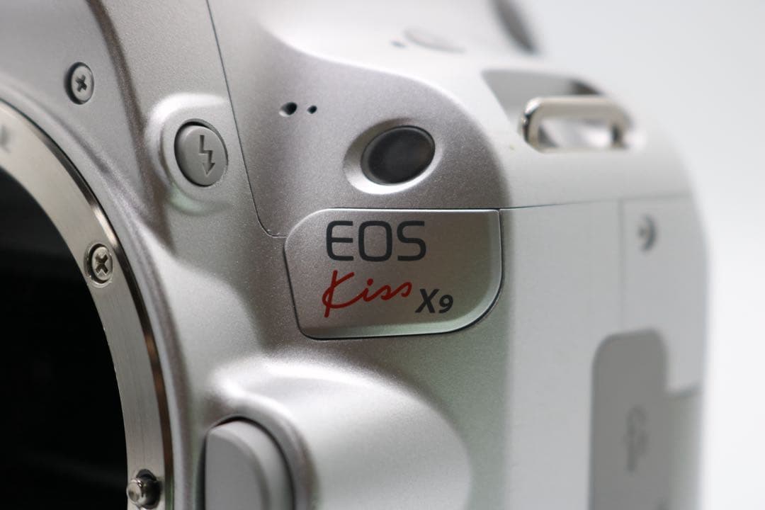 超美品 【Canon EOS Kiss X9 ダブルレンズセット】Wi-Fi搭載