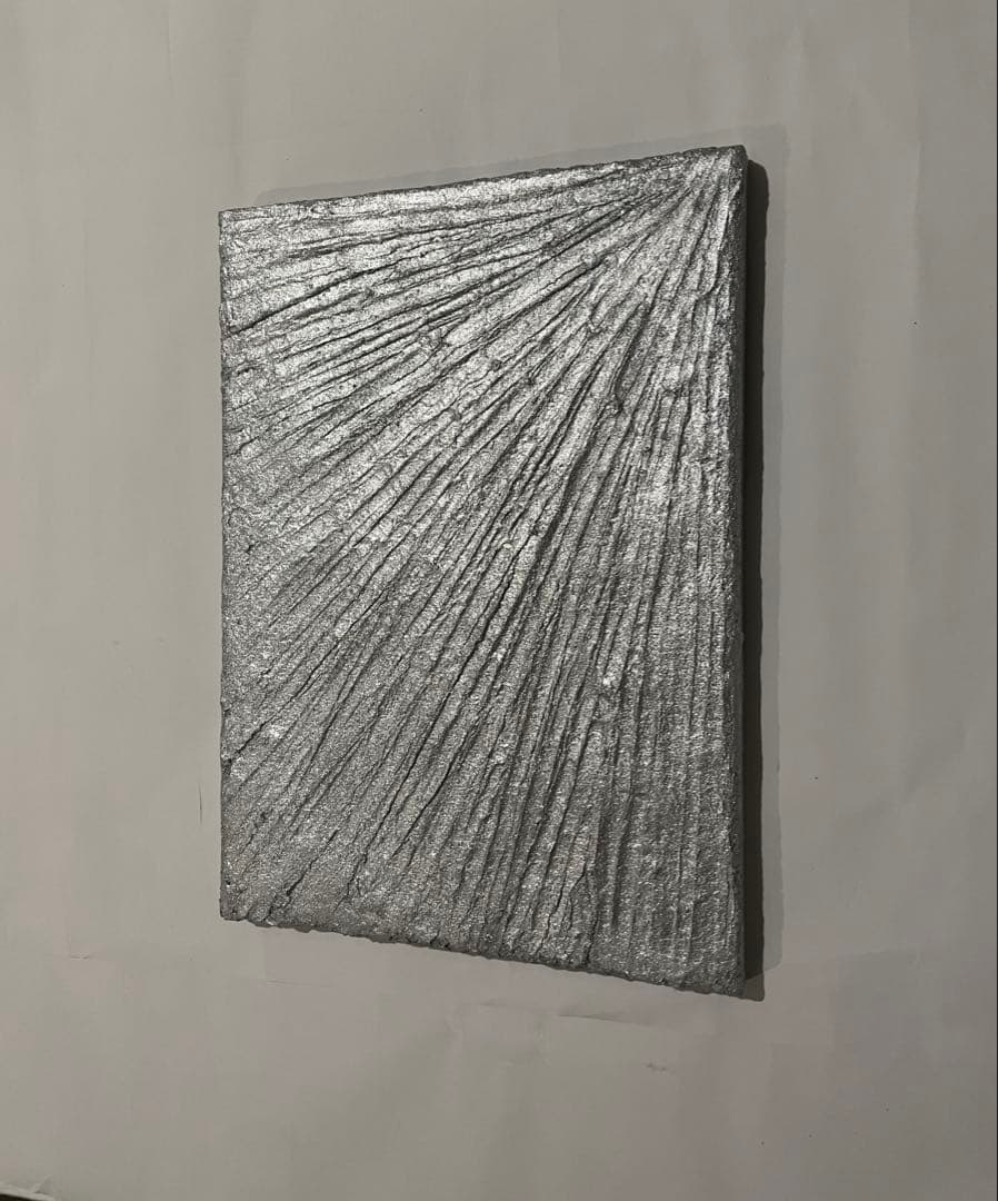 シルバーの現代アート｜抽象画　絵画　壁掛け　ストリートアート　モダン　シンプル