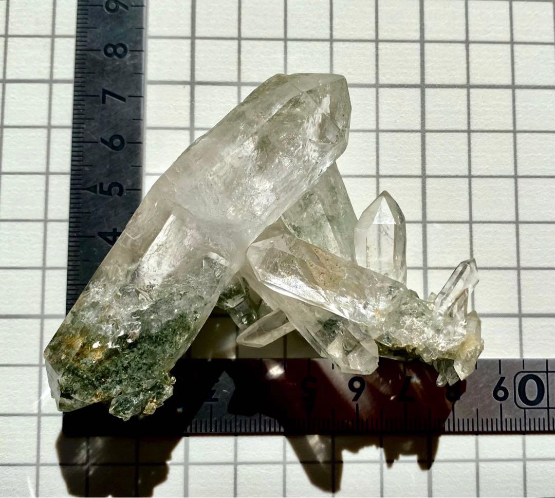 ヒマラヤ水晶クラスター　ベントクォーツ　マニハール産　曲がり水晶　ゴールドルチル