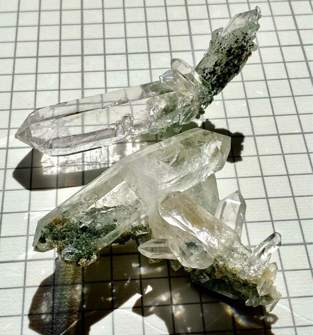 ヒマラヤ水晶クラスター　ベントクォーツ　マニハール産　曲がり水晶　ゴールドルチル