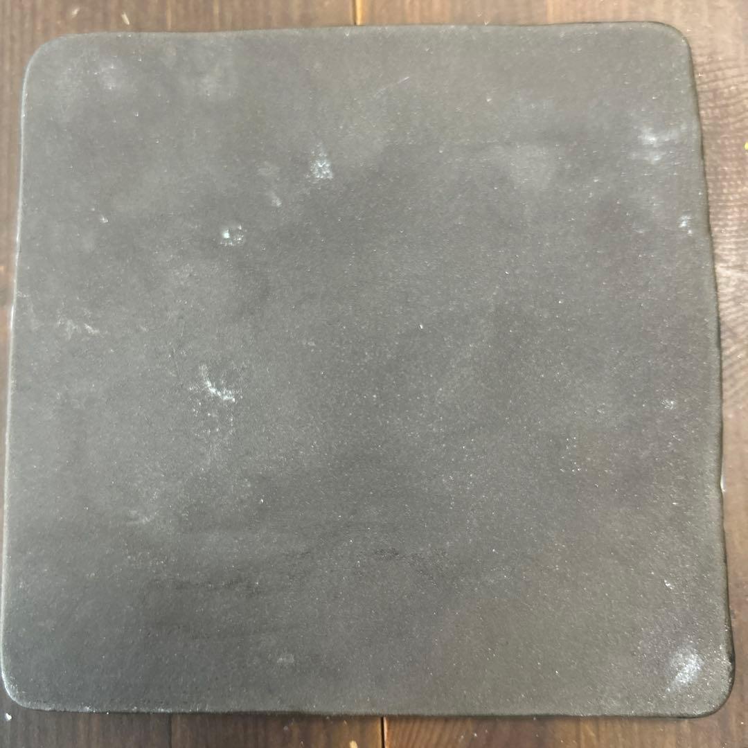 作家　陶芸作家　野村晃子　うさぎと花　飾り皿　銘々皿　ゆずりは工房うさぎ好き