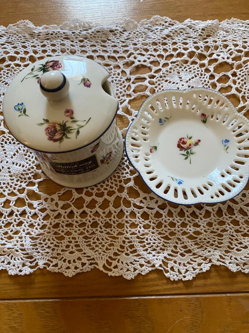 ロウレイズ　テーブルウェア