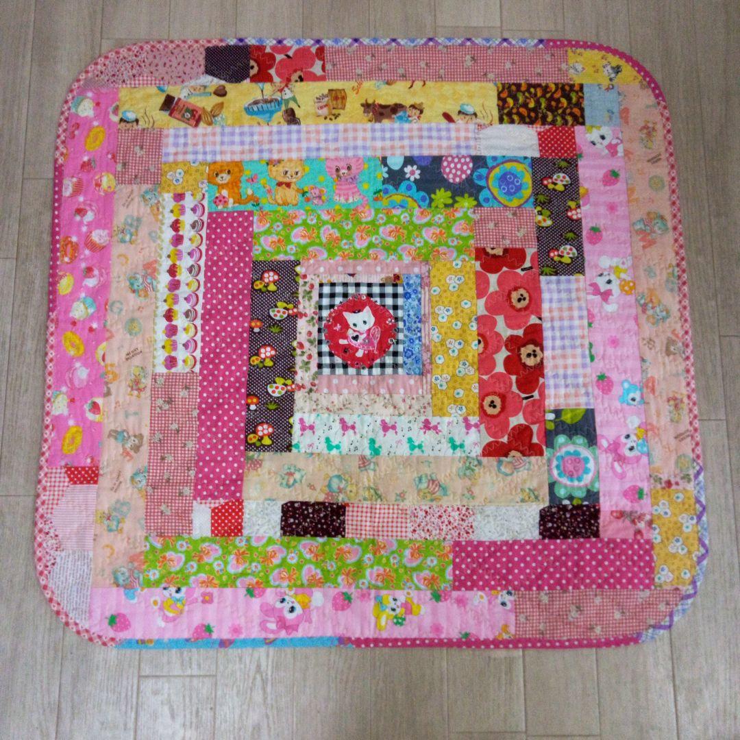 昭和レトロ　パッチワークキルトラグ