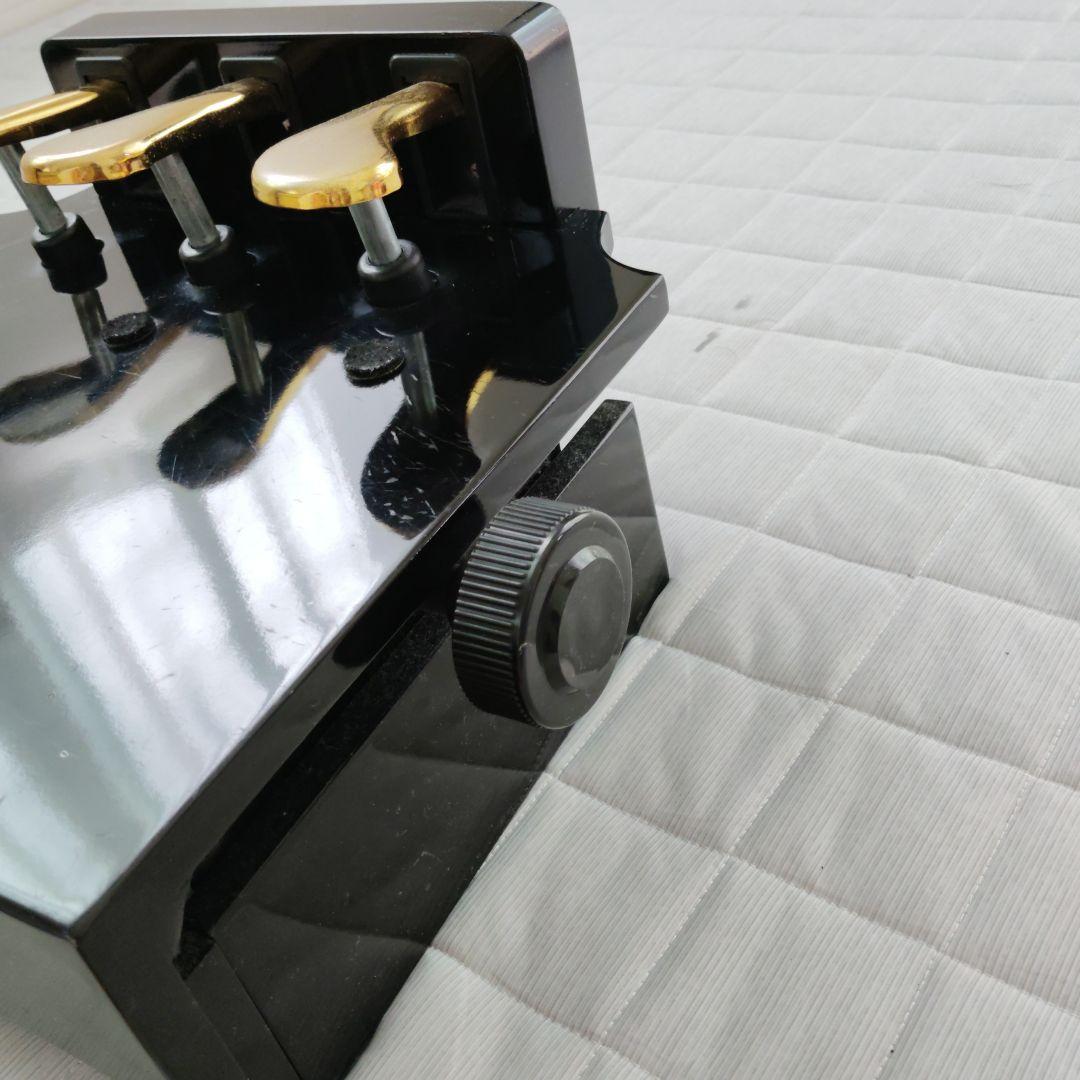 ピアノ　ペダル補助台　高さ調整あり。