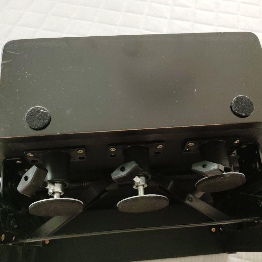 ピアノ　ペダル補助台　高さ調整あり。