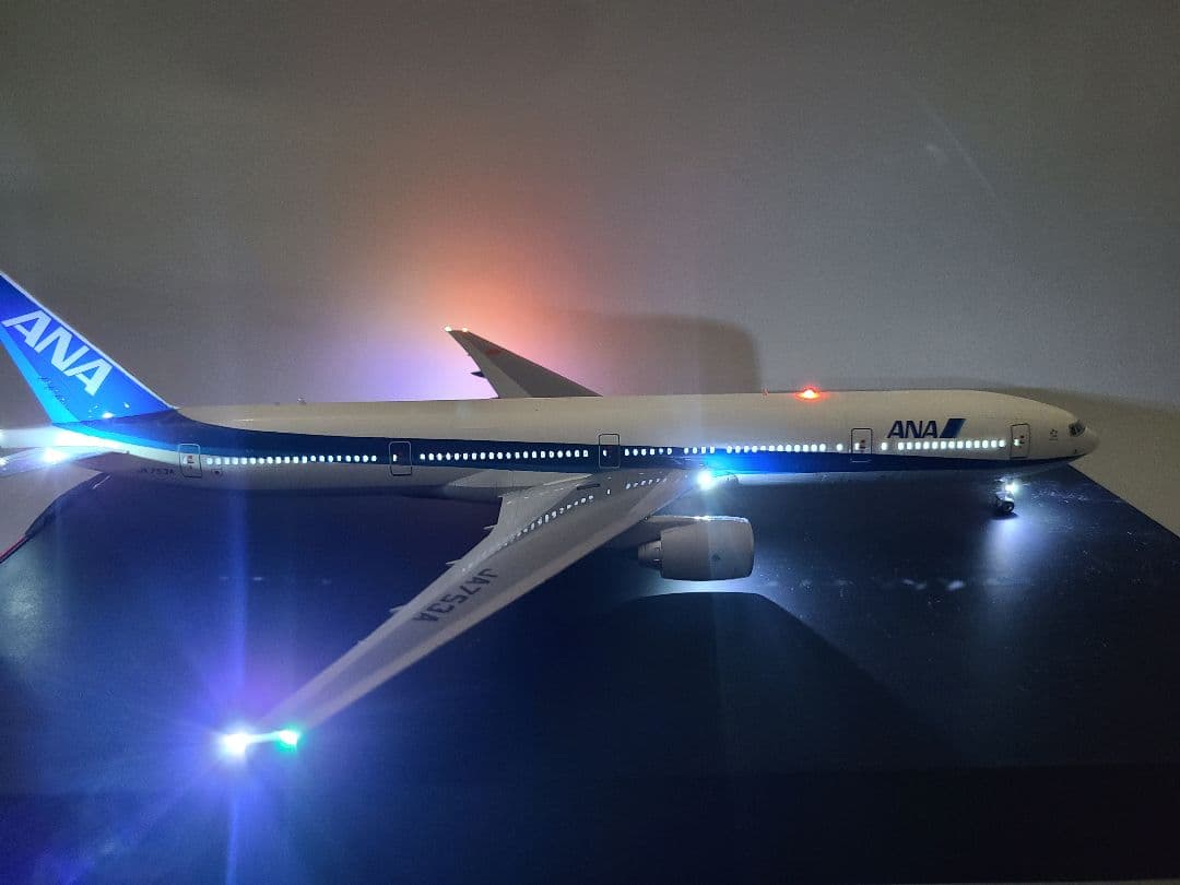 ANA ボーイング 777-300LED仕様 完成品