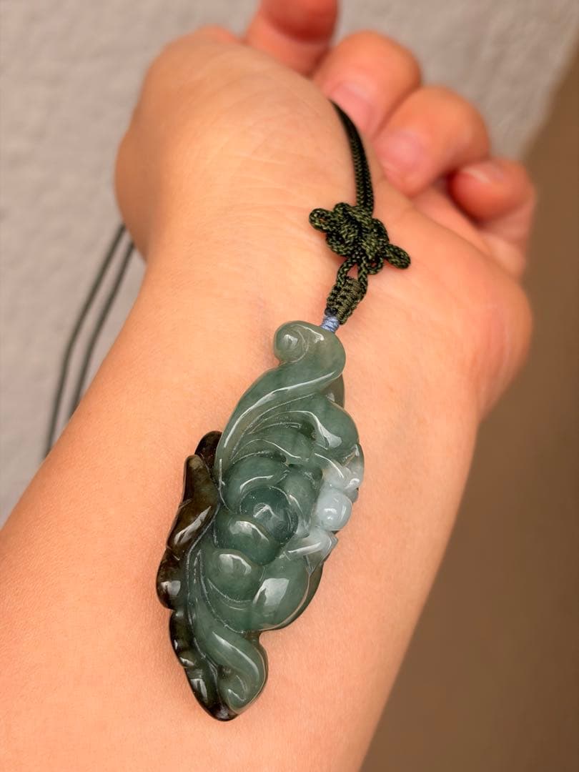 天然翡翠 如意・蓮花・蜘蛛モチーフ 俏色を活かした巧雕（巧みな彫刻）