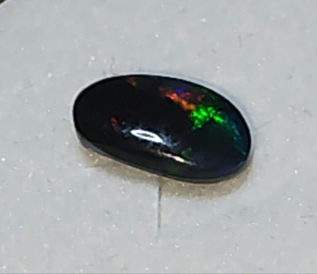 あんしん鑑定付極ネオンライトニングリッジ産ブラックオパール0.844ct