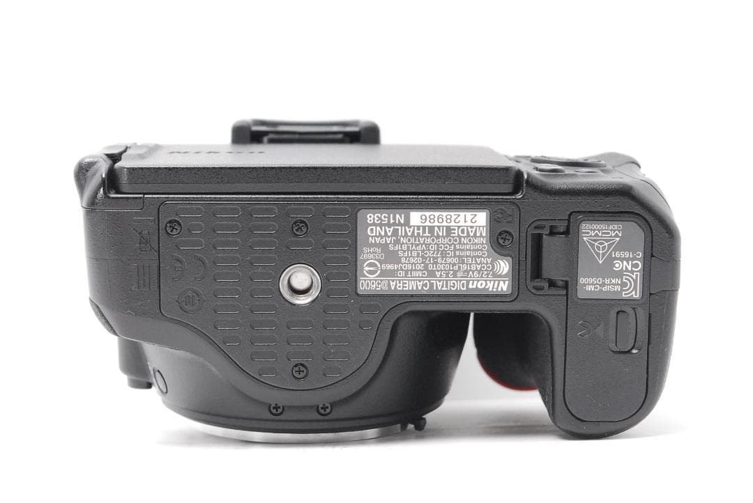 【光学・液晶　極美品】Nikon D5600　WiFiモデル　スマホ転送